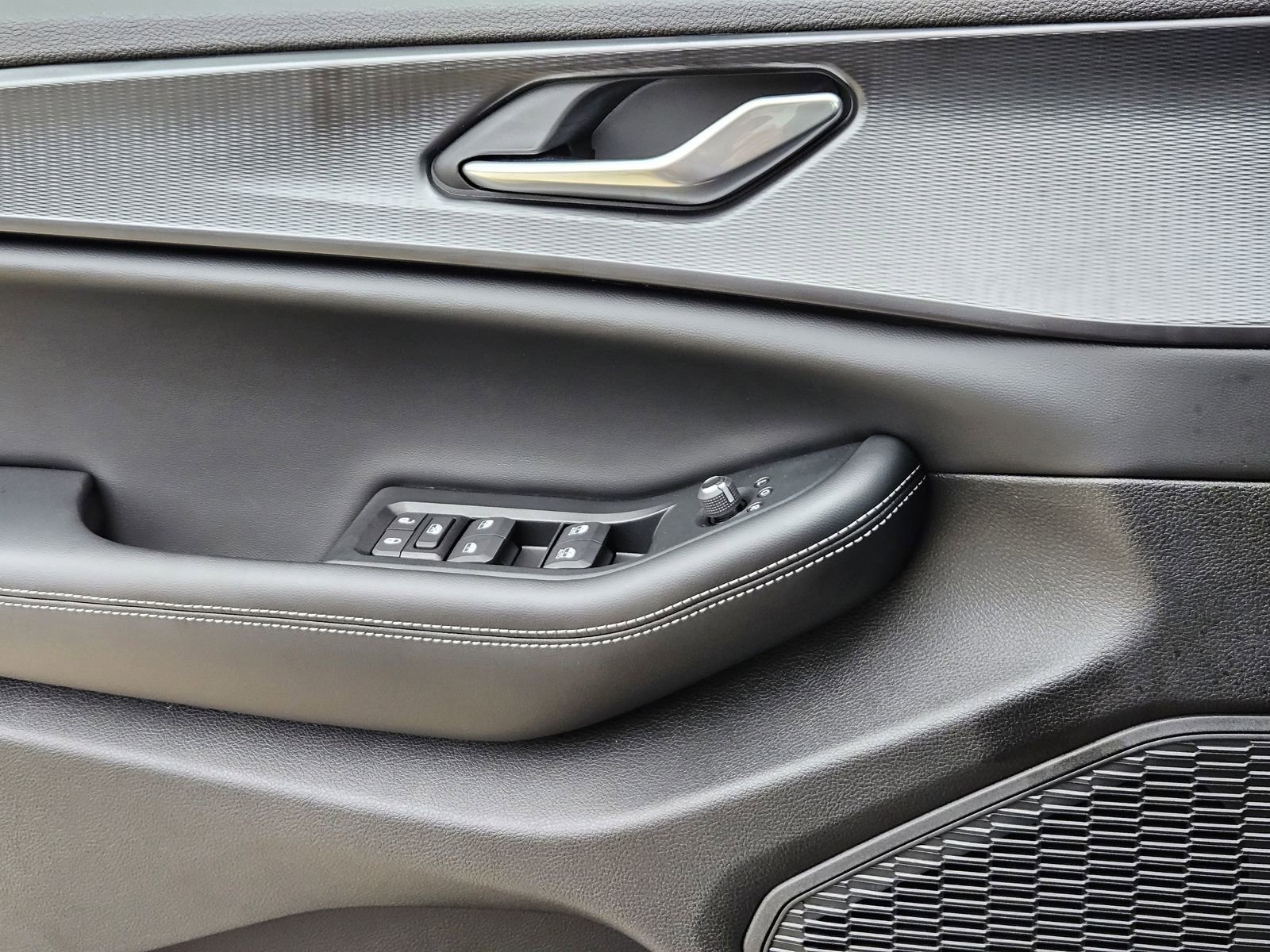 New 2025 Jeep Grand Cherokee L Laredo image 24