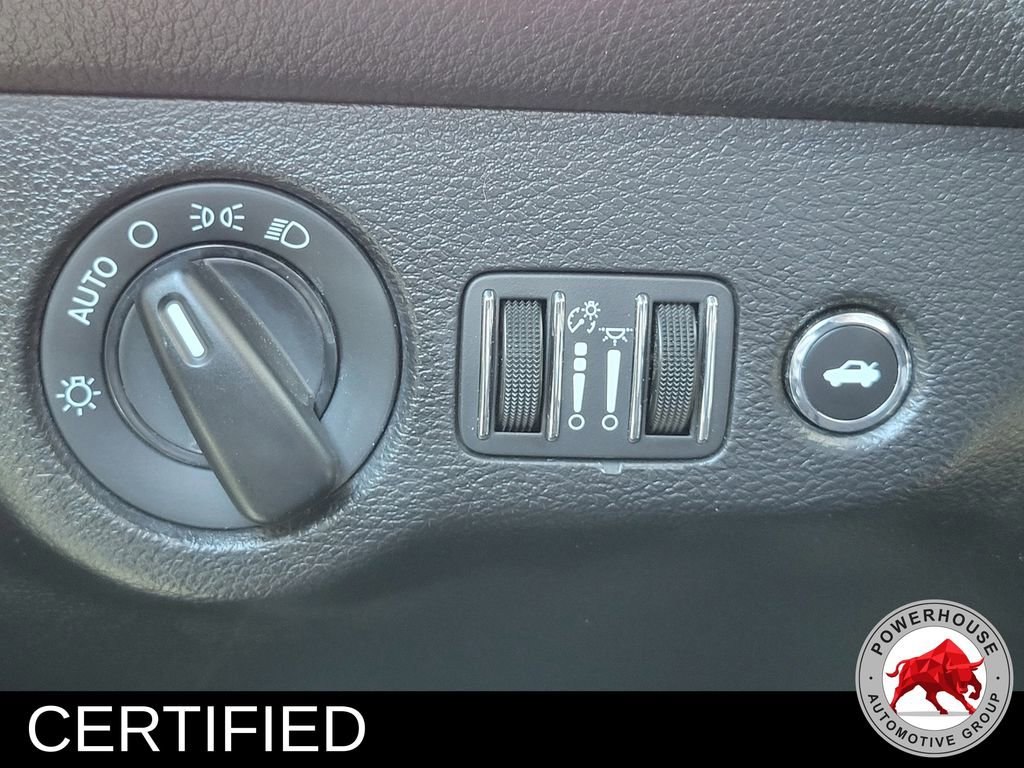 Used 2020 Dodge Challenger SXT image 23