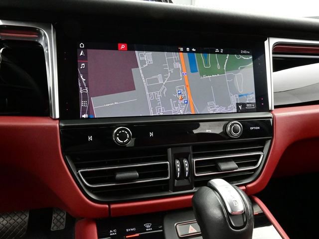 Certified 2023 Porsche Macan Turbo image 10