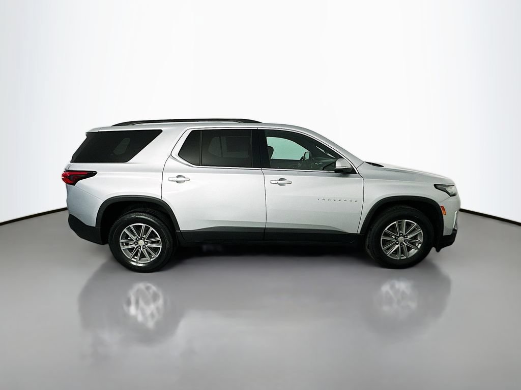 Used 2022 Chevrolet Traverse LT w/ LPO, Cargo Package FWD image 8