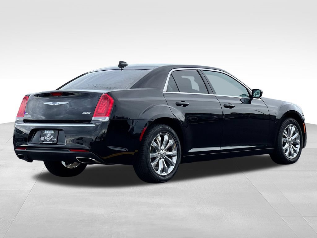 Used 2023 Chrysler 300 Touring AWD/4WD image 7