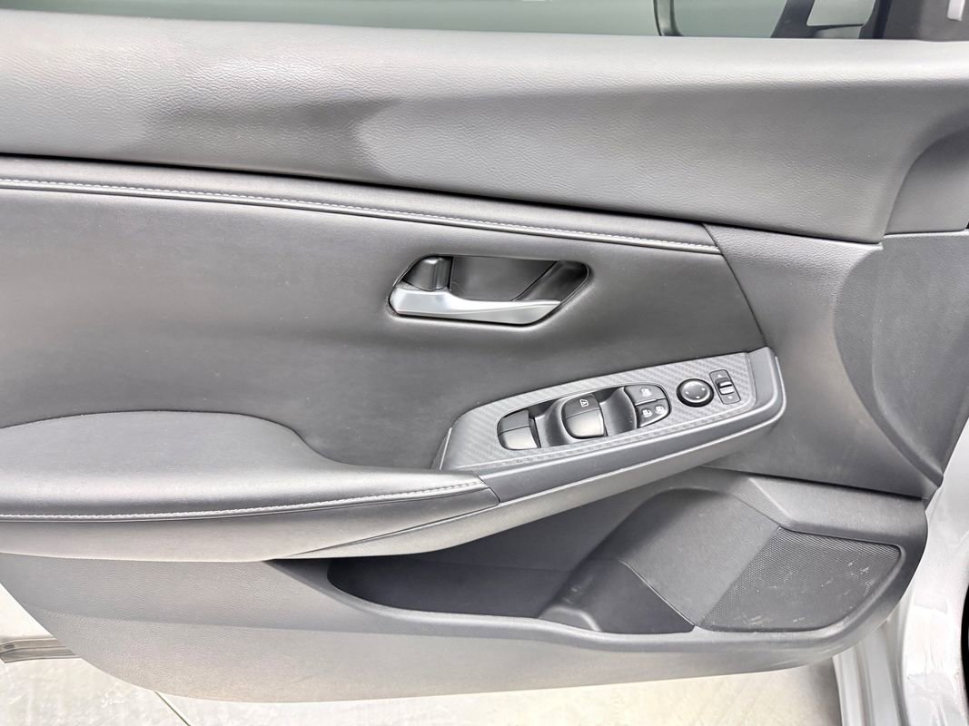 Used 2022 Nissan Sentra SV image 17