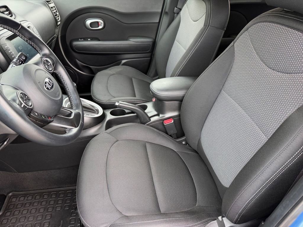 Used 2019 Kia Soul + FWD image 10