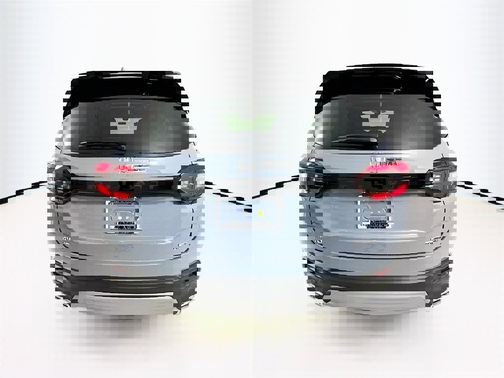 New 2025 Honda Pilot Touring image 4