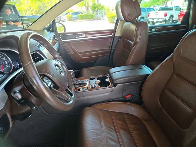 Used 2013 Volkswagen Touareg VR6 image 37