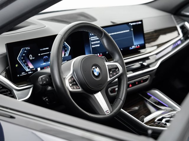 Used 2025 BMW X6 xDrive40i w/ Climate Comfort Package image 9