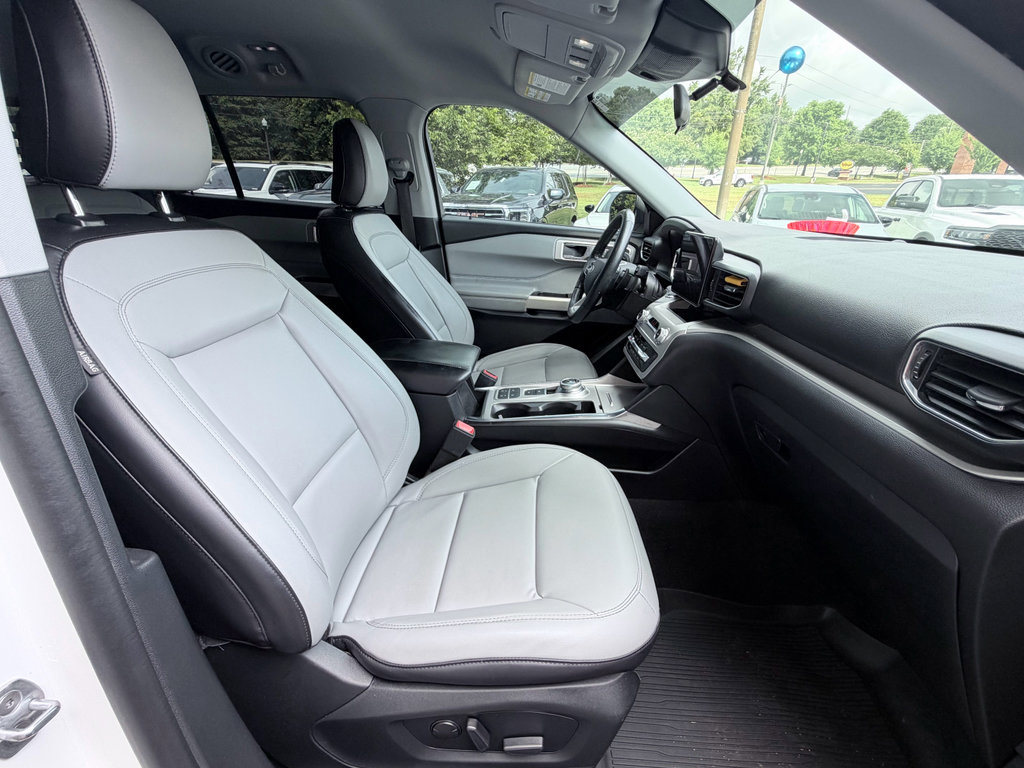 Used 2021 Ford Explorer XLT w/ Equipment Group 202A RWD image 24