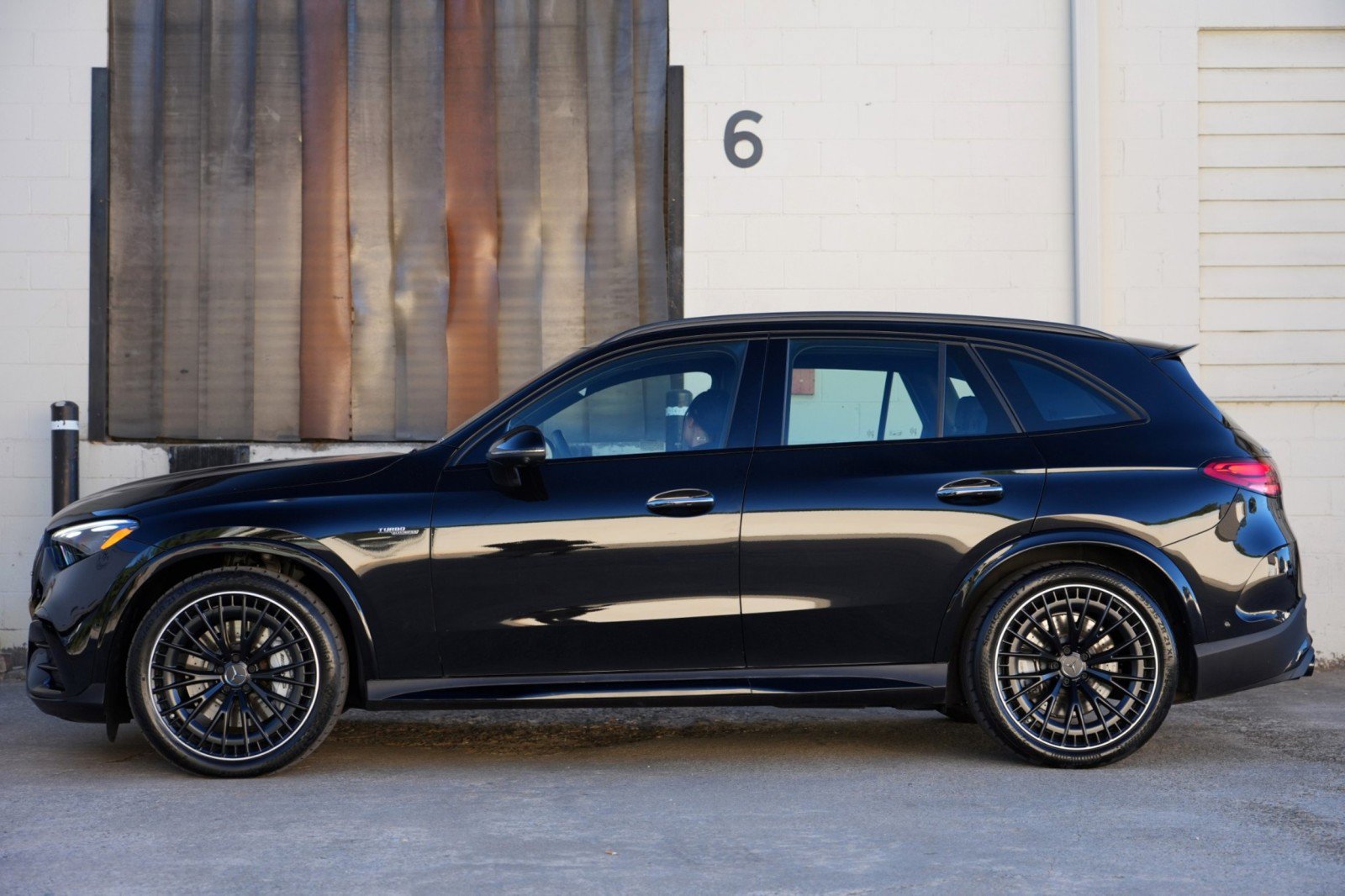 Used 2025 Mercedes-Benz GLC 43 AMG 4MATIC w/ AMG Night Package image 9