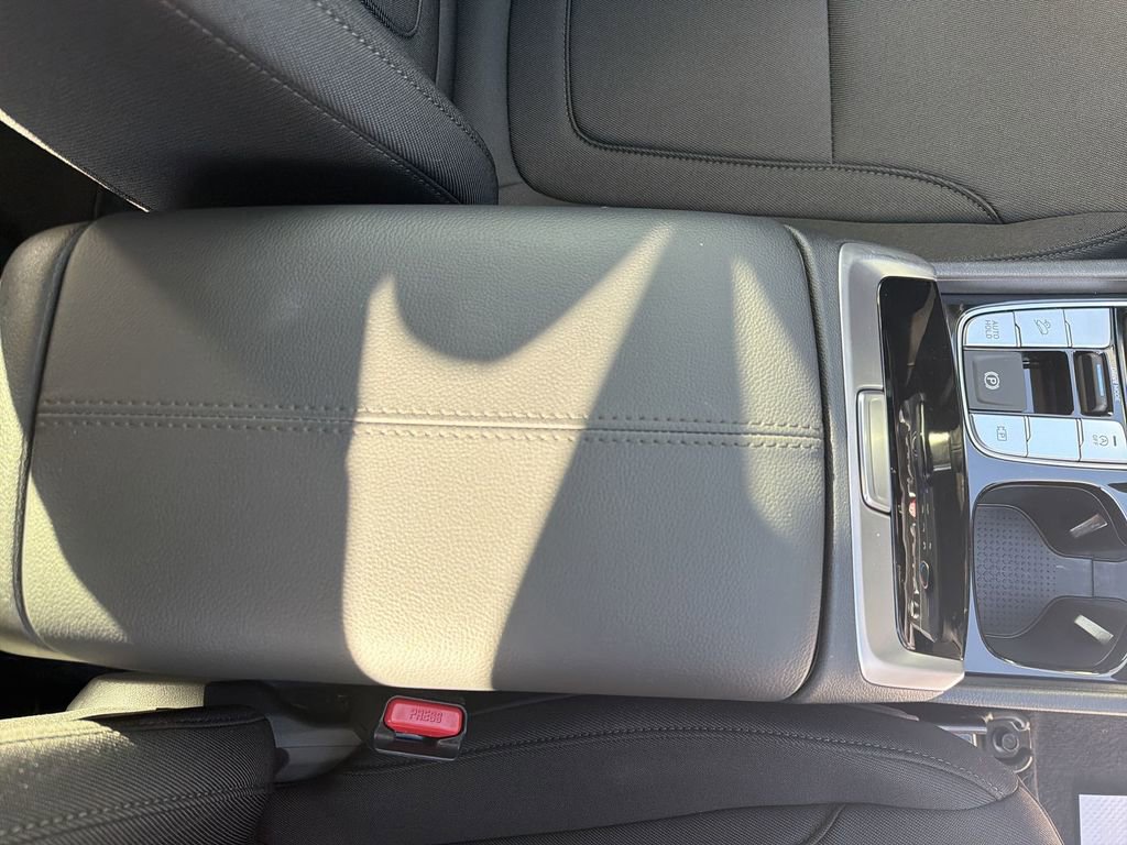 Used 2025 Hyundai Tucson SE image 27