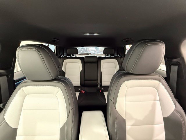 New 2026 Chevrolet Equinox EV LT AWD/4WD image 32