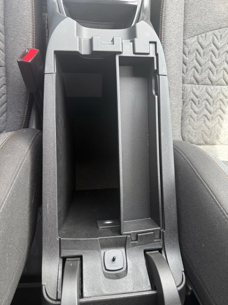 Used 2023 Chevrolet Equinox LT FWD image 41