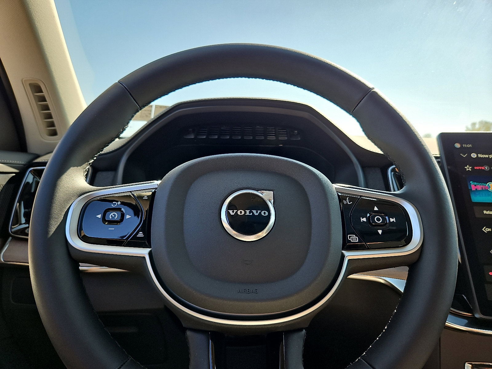 New 2026 Volvo XC90 B6 Plus w/ Protection Package Premier image 17