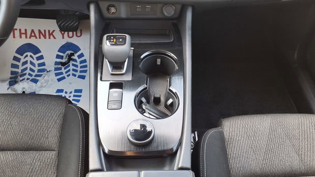 Used 2025 Nissan Rogue SV image 27