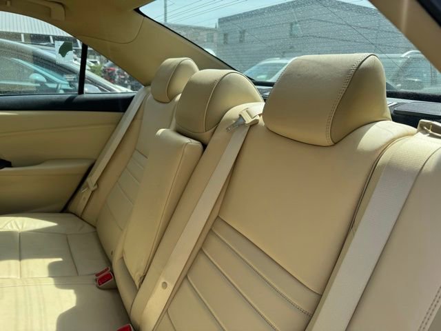 Used 2017 Toyota Camry XLE w/ Moonroof Package image 14