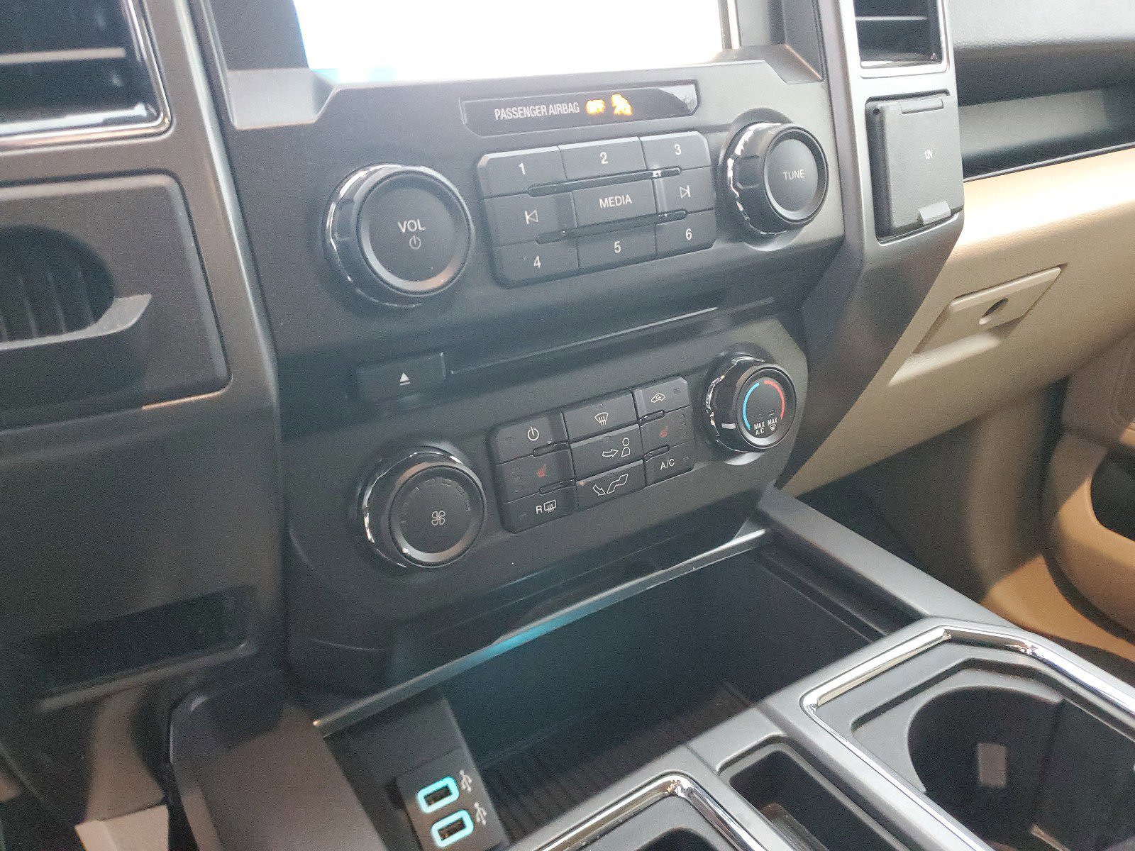 Used 2018 Ford F150 XLT w/ Equipment Group 302A Luxury image 21