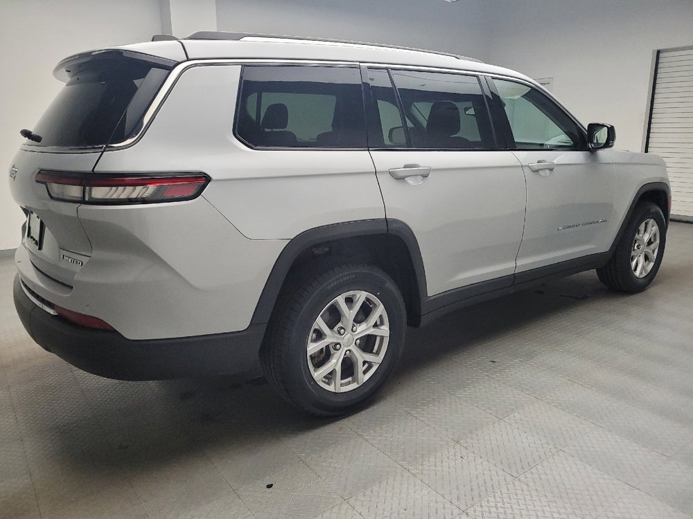 Used 2023 Jeep Grand Cherokee L Limited AWD/4WD image 10