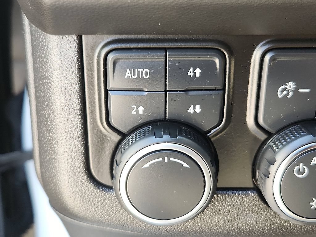 Used 2021 Chevrolet Tahoe Premier w/ Premium Package AWD/4WD image 21