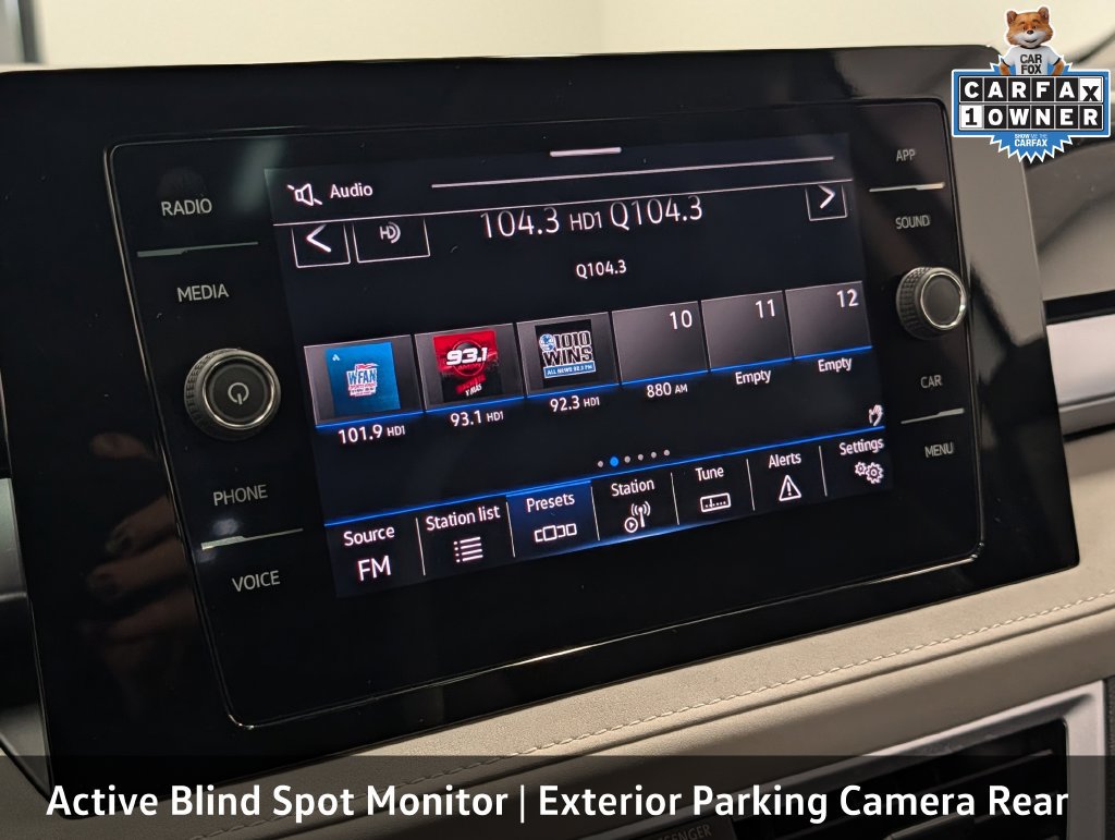 Used 2025 Volkswagen Taos SE w/ Panoramic Sunroof Package AWD/4WD image 16
