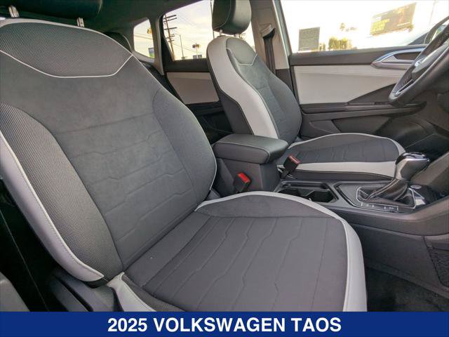 Used 2025 Volkswagen Taos SE FWD image 22