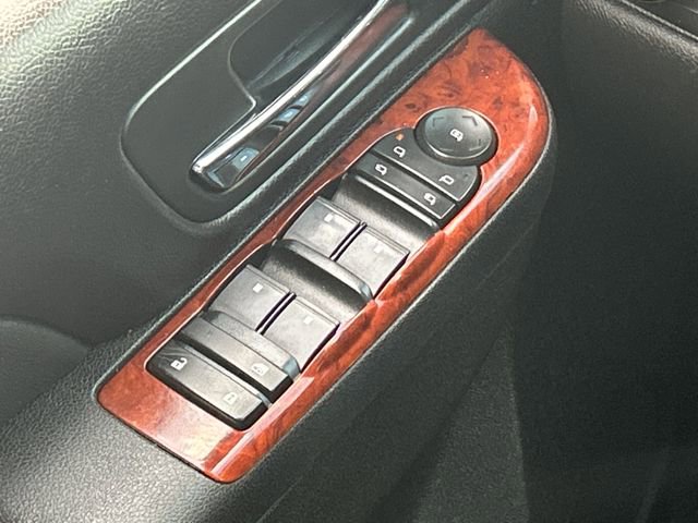 Used 2013 Chevrolet Suburban LTZ image 12