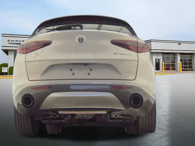 Used 2023 Alfa Romeo Stelvio Ti w/ Active Assist Plus Package AWD/4WD image 5