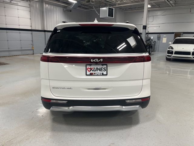Used 2022 Kia Carnival SX image 6