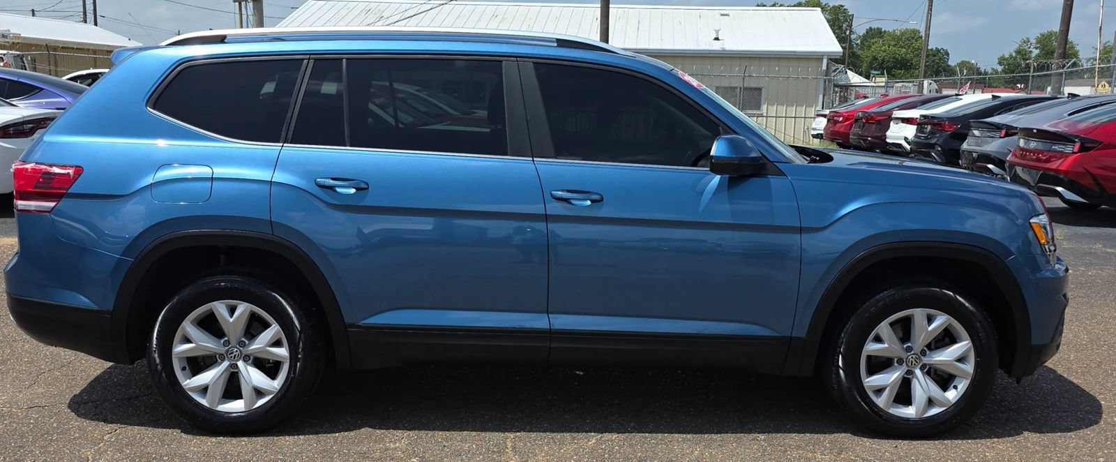 Used 2019 Volkswagen Atlas S FWD image 2