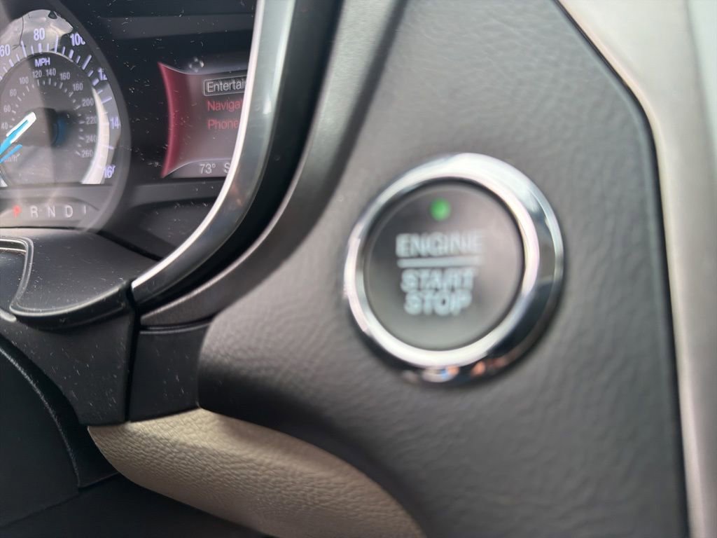 Used 2020 Ford Fusion SE FWD image 16