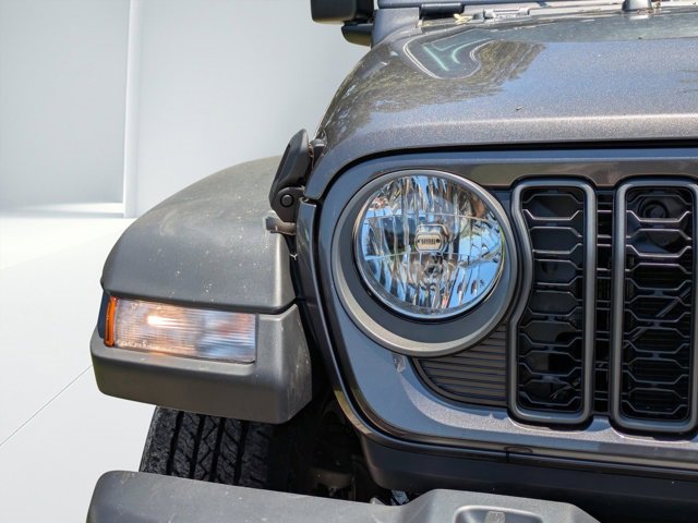 New 2025 Jeep Gladiator Sport image 8