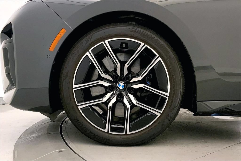 New 2026 BMW 740i xDrive w/ Executive Package AWD/4WD image 9