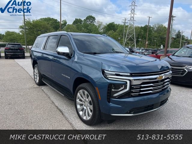 Used 2025 Chevrolet Suburban Premier AWD/4WD image 2