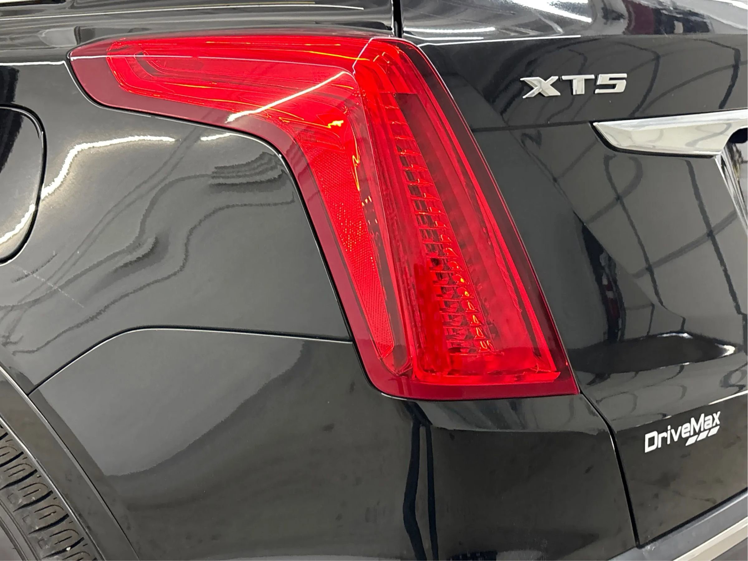 Used 2017 Cadillac XT5 Luxury FWD image 35