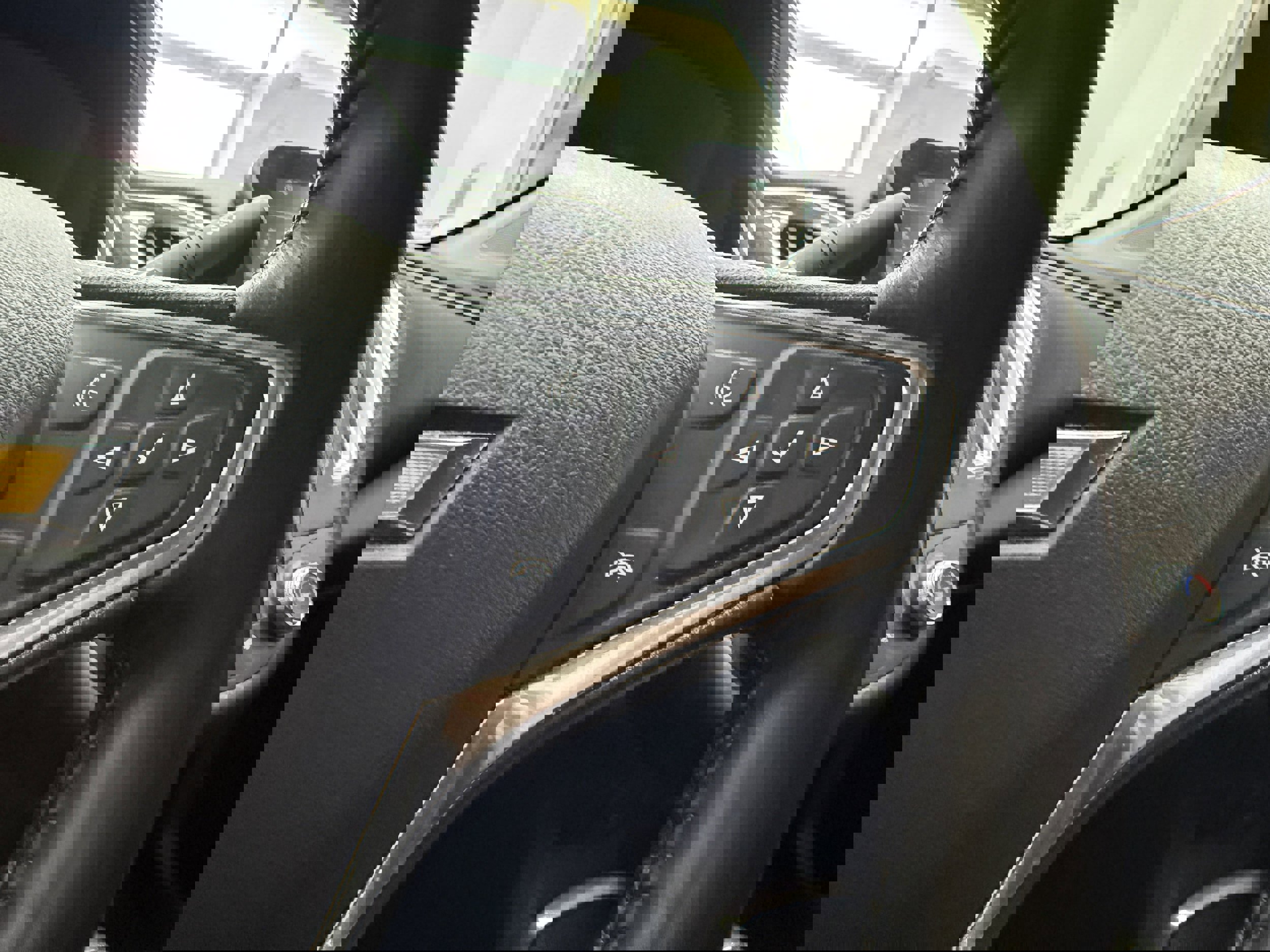 Used 2018 Chevrolet Malibu LT image 15