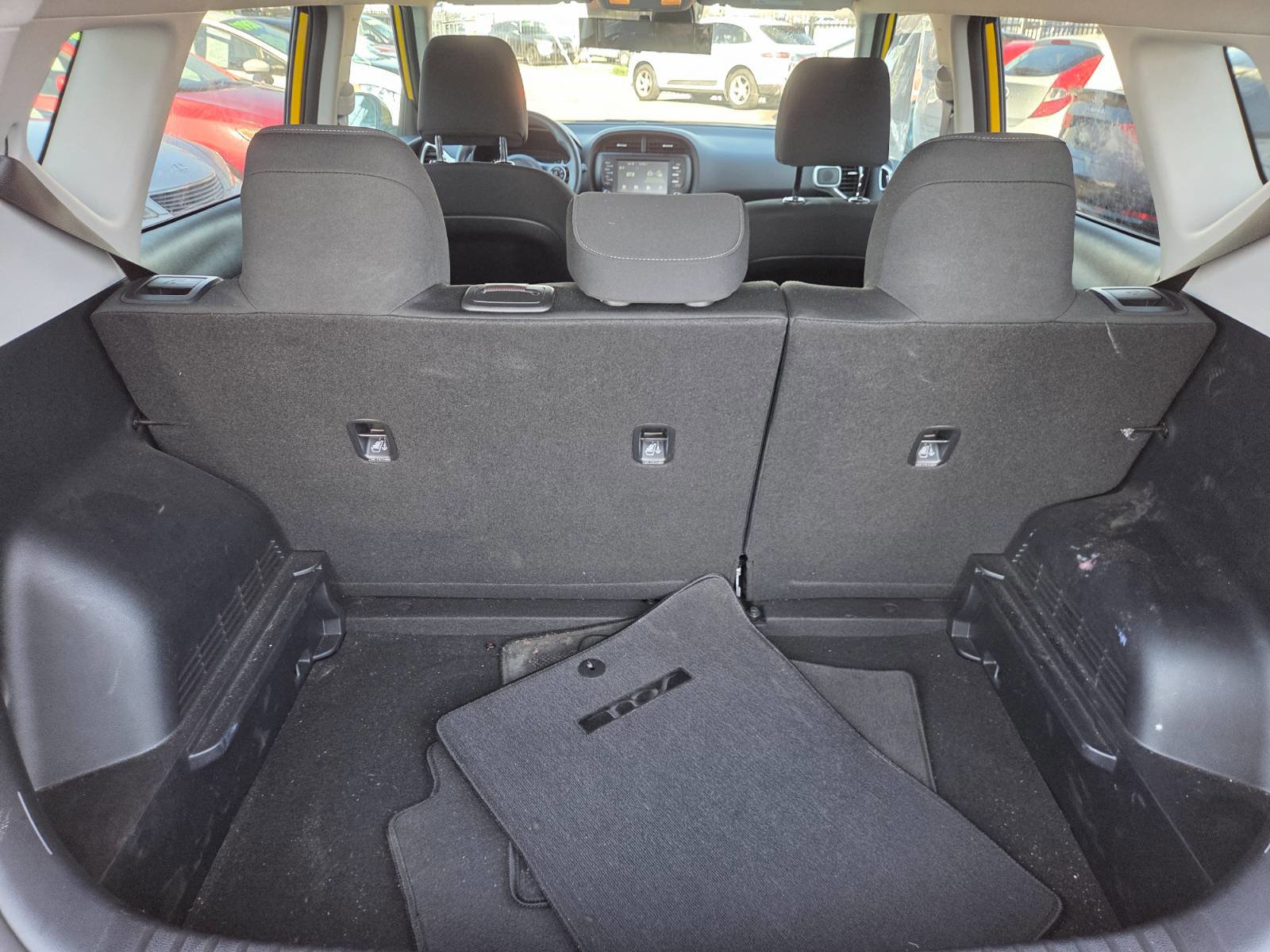 Used 2020 Kia Soul S FWD image 11