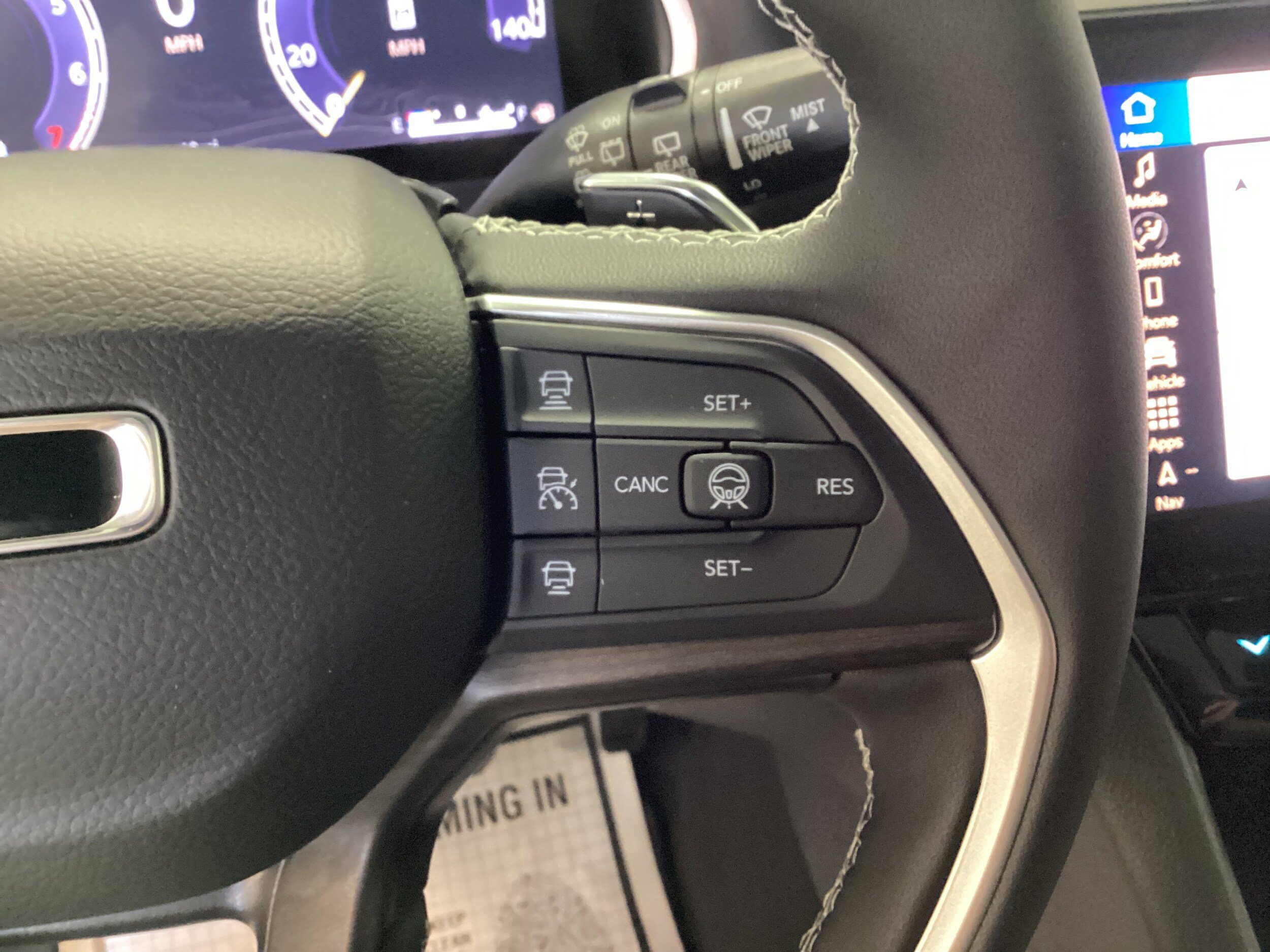 New 2026 Jeep Grand Cherokee Limited w/ Limited Altitude Package AWD/4WD image 25