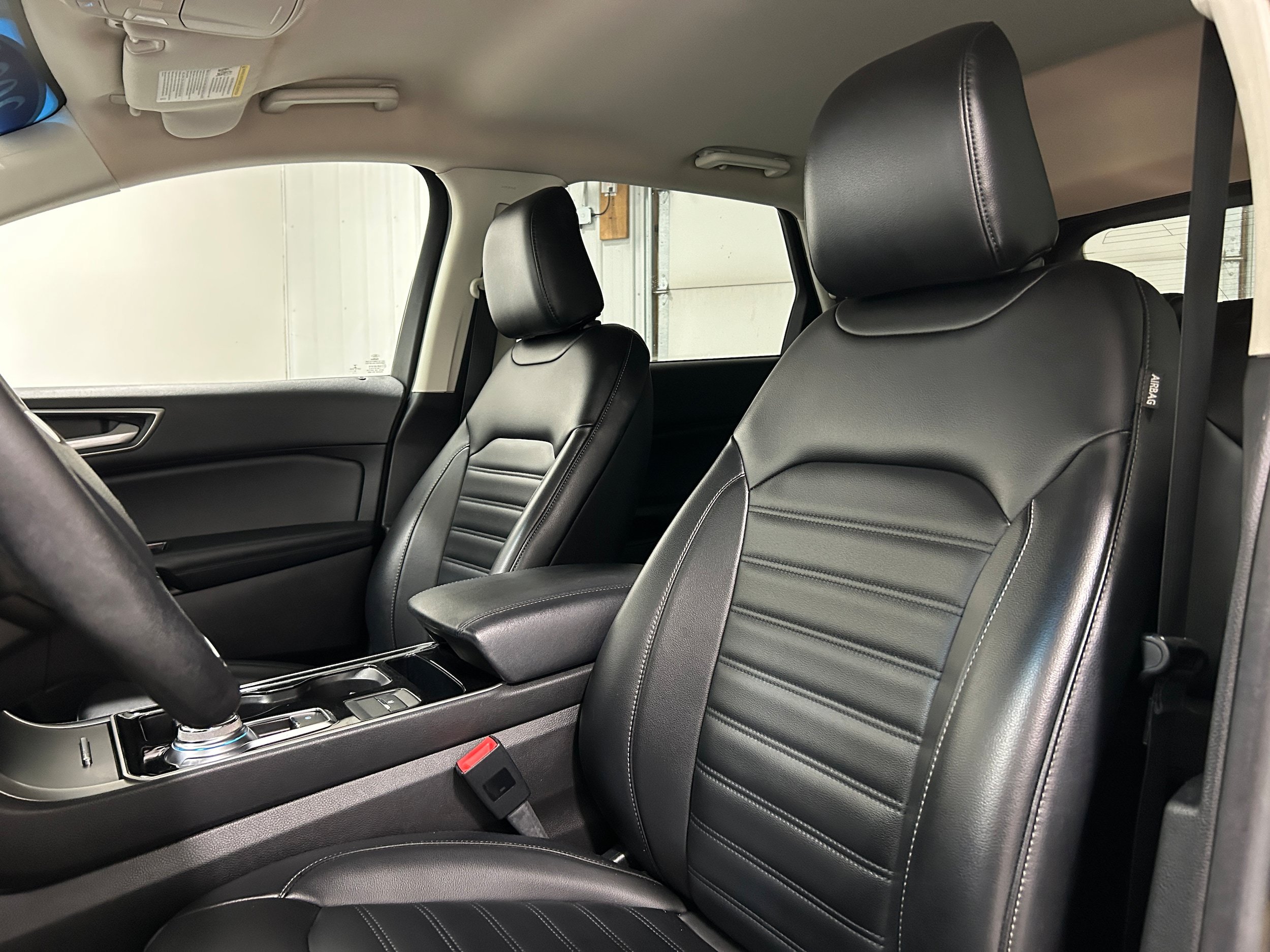 Used 2020 Ford Edge SEL AWD/4WD image 25