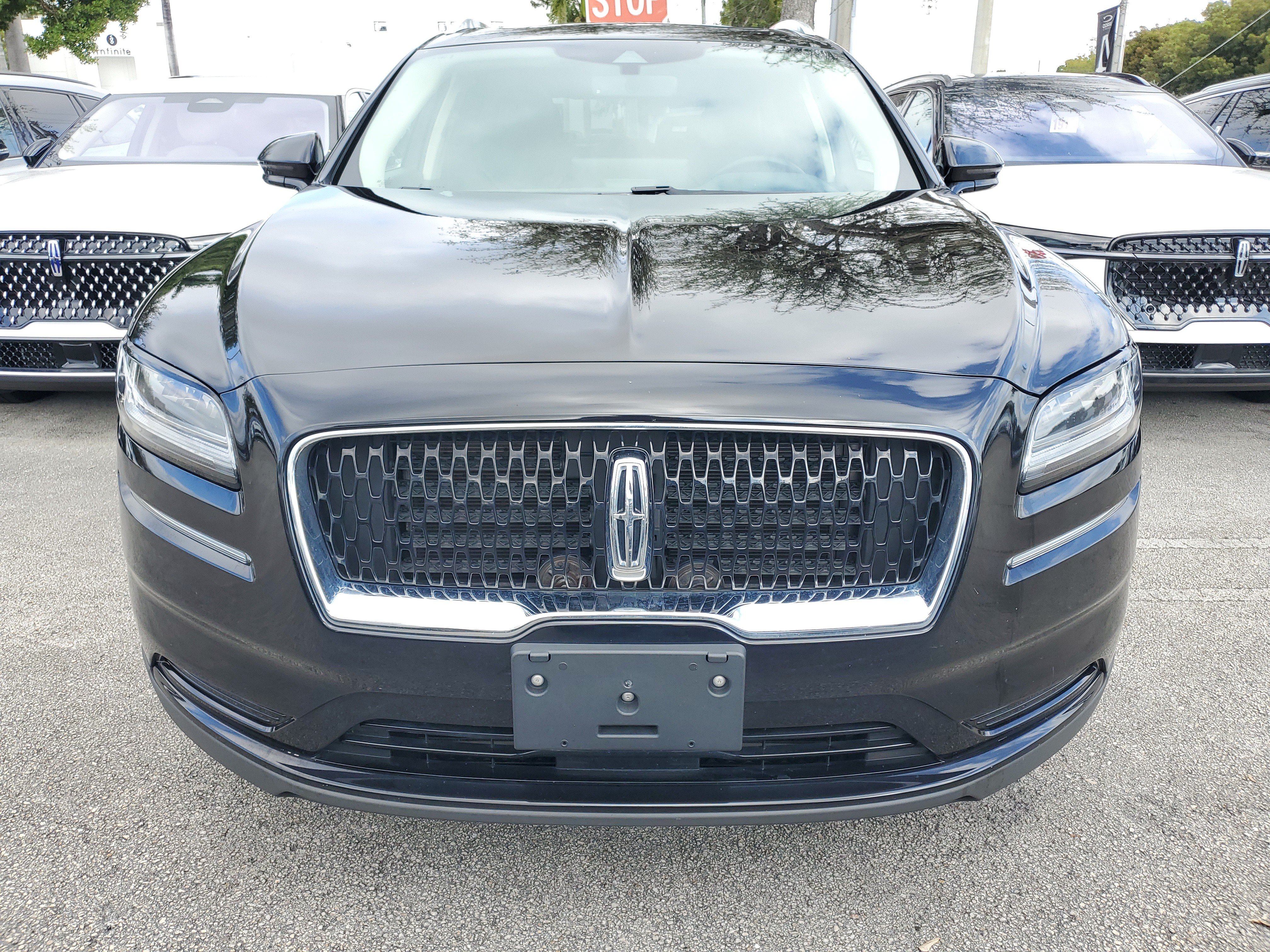 Certified 2023 Lincoln Nautilus Reserve w/ Monochromatic Package AWD/4WD image 2