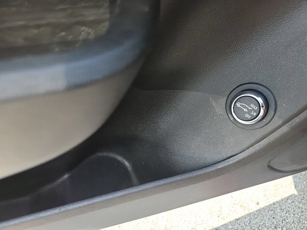 Used 2019 Chevrolet Blazer LT FWD image 24