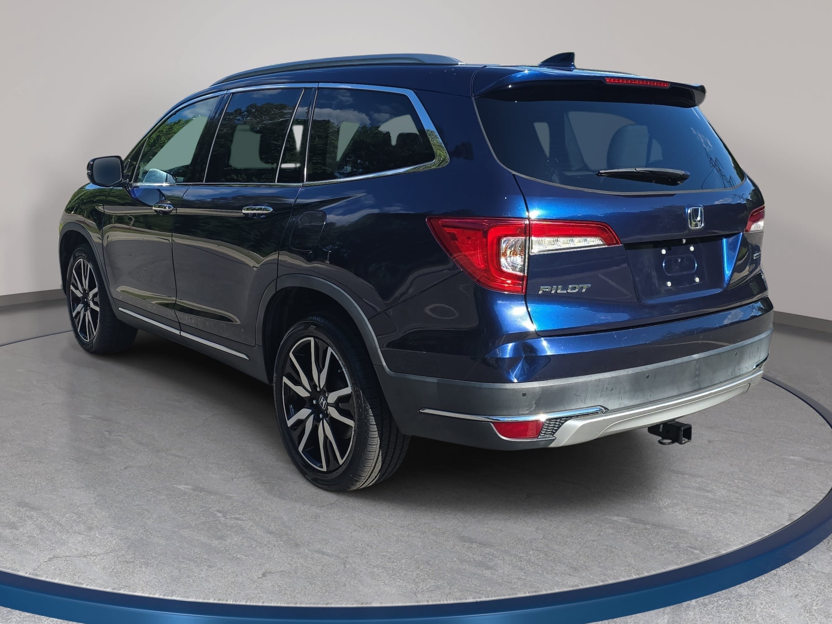 Used 2019 Honda Pilot Touring image 7