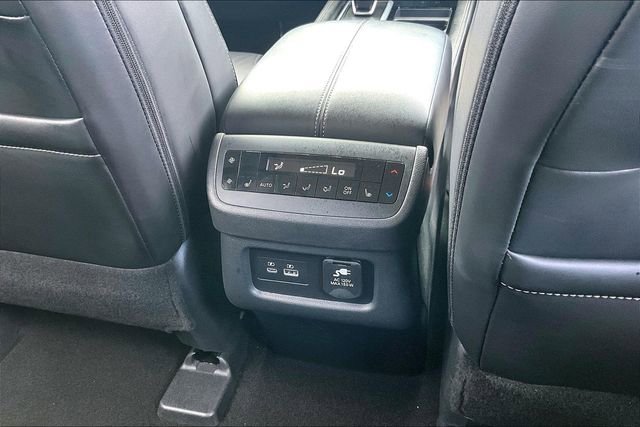 Certified 2024 Nissan Pathfinder Platinum FWD image 25