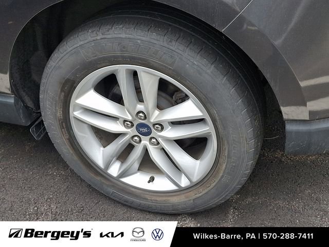 Used 2017 Ford Edge SEL w/ Equipment Group 201A AWD/4WD image 9