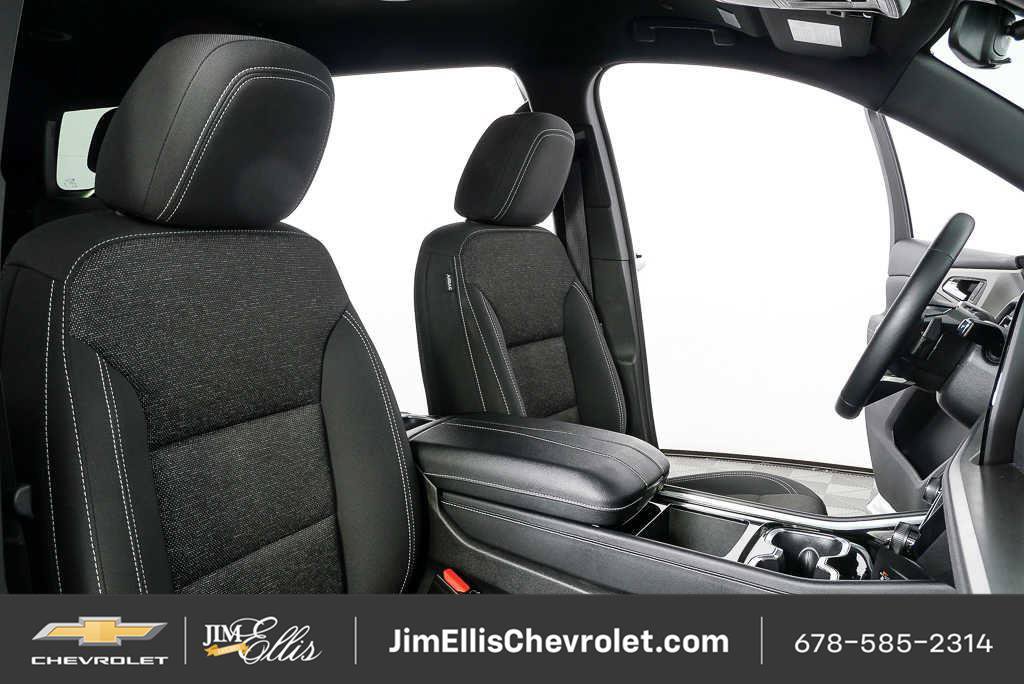 Certified 2025 Chevrolet Traverse LT FWD image 21
