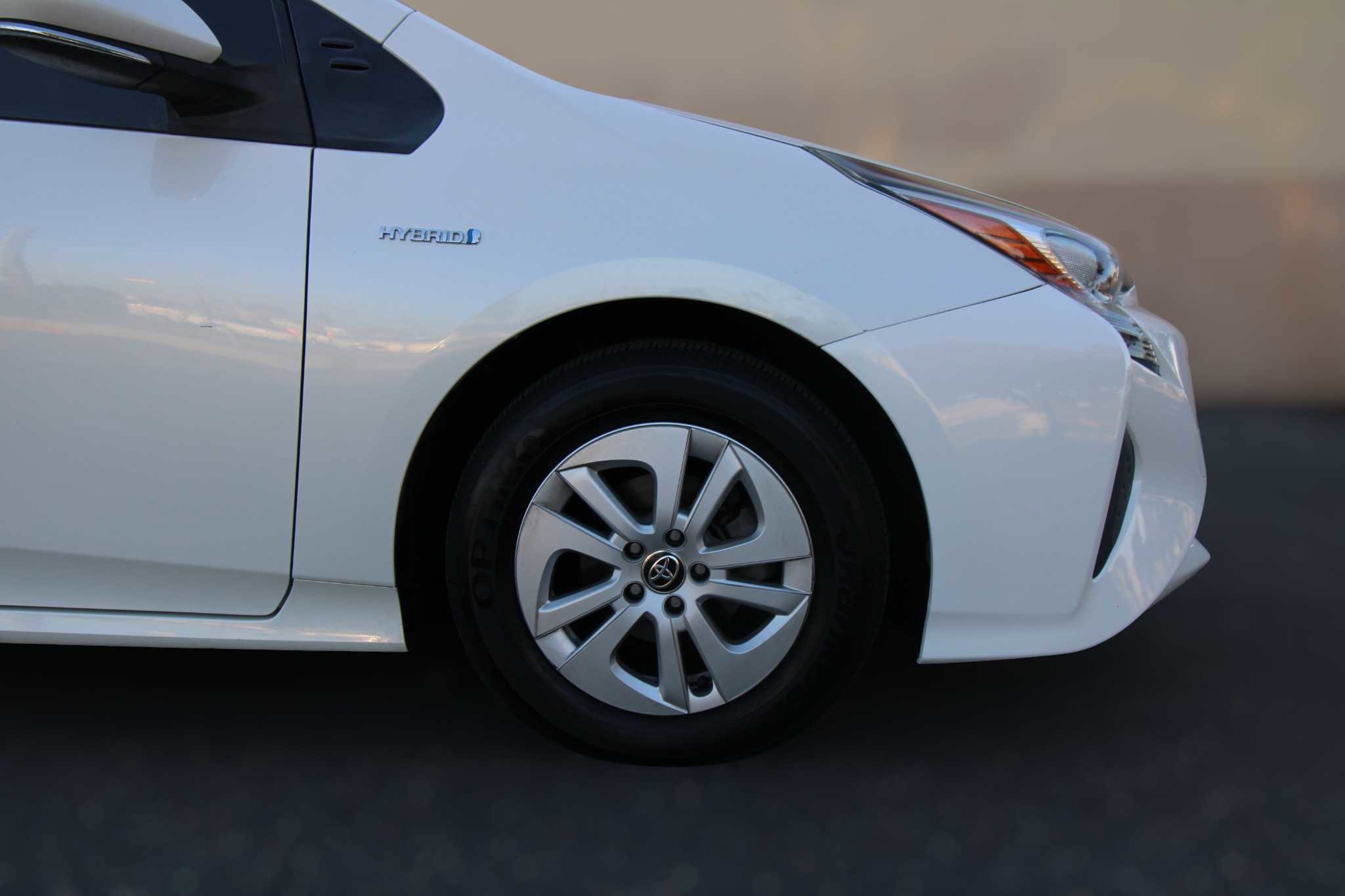 Used 2016 Toyota Prius Two image 7