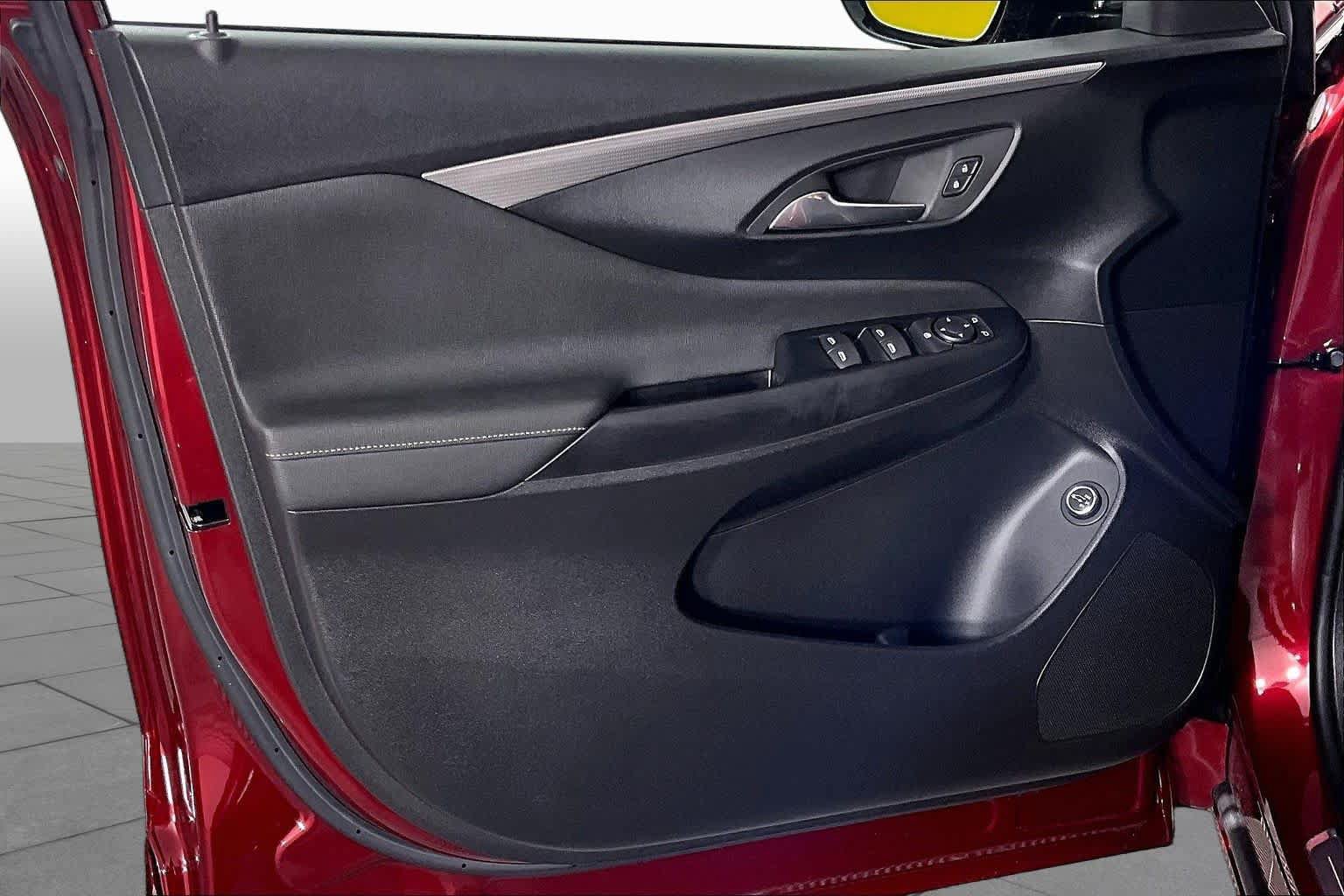 Certified 2025 Buick Envista Avenir FWD image 20