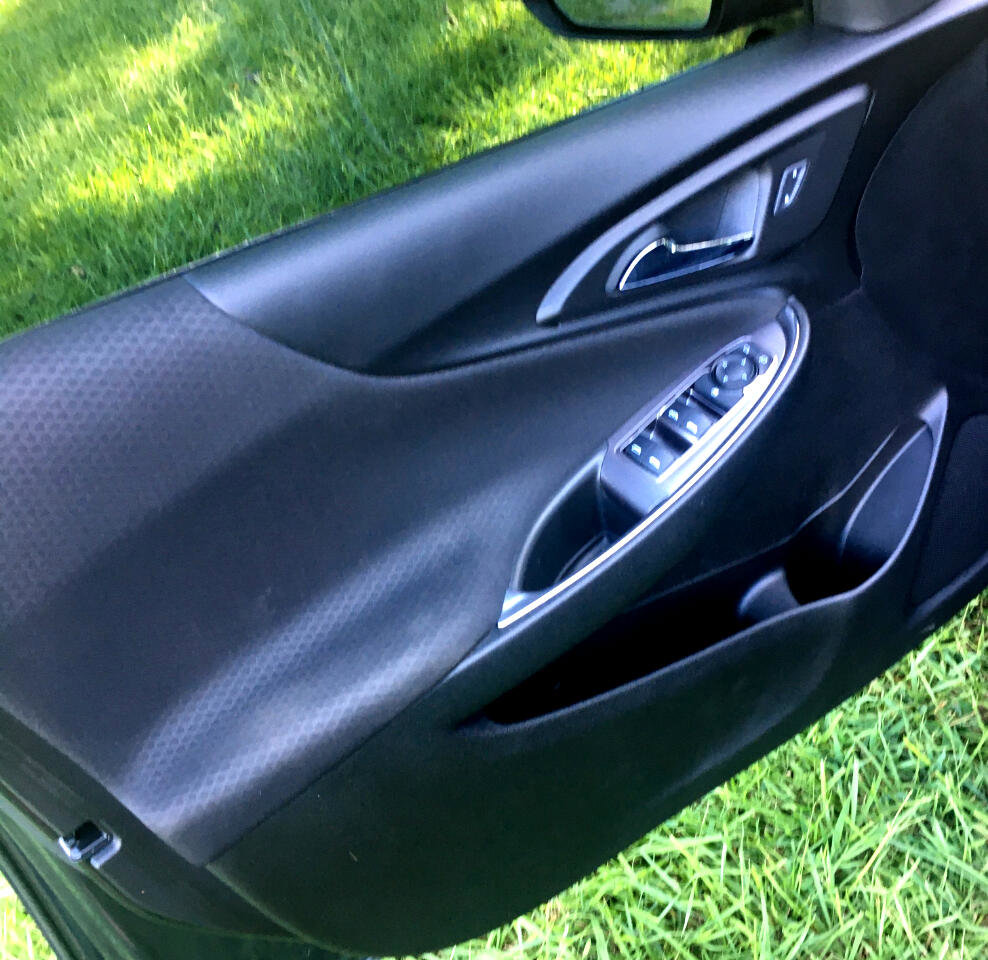 Used 2018 Chevrolet Malibu LT image 10