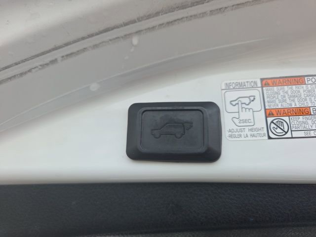 Used 2016 Toyota RAV4 XLE AWD/4WD image 13