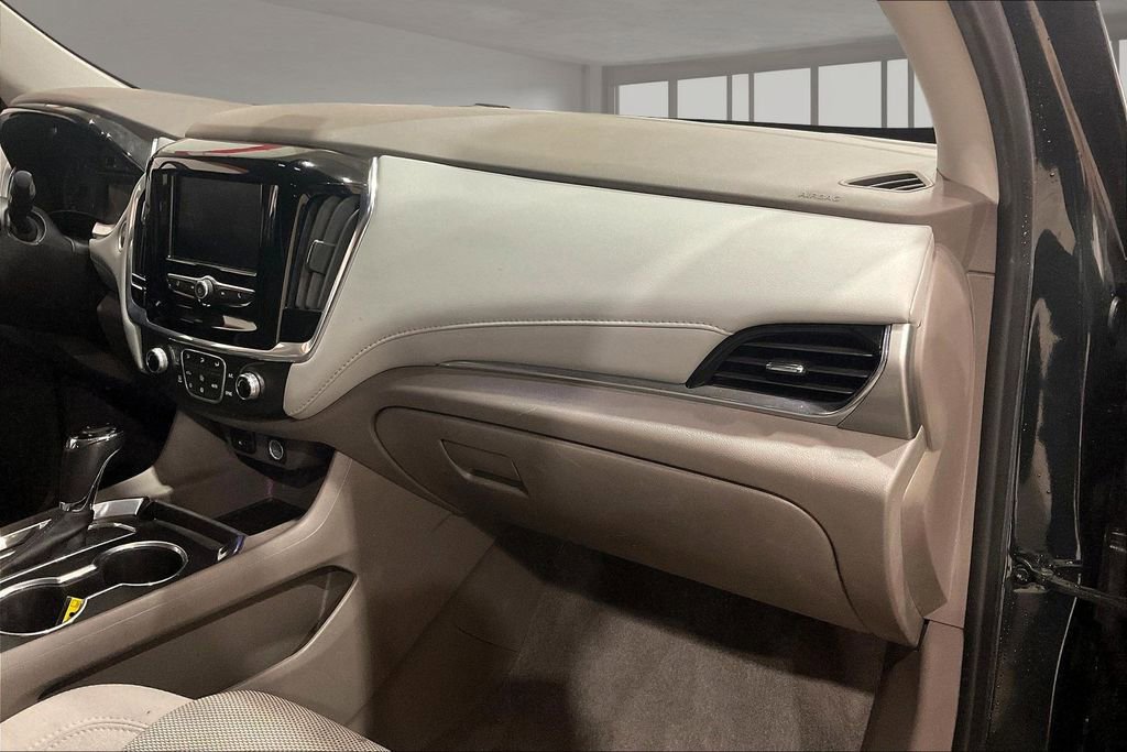 Used 2020 Chevrolet Traverse LT image 17