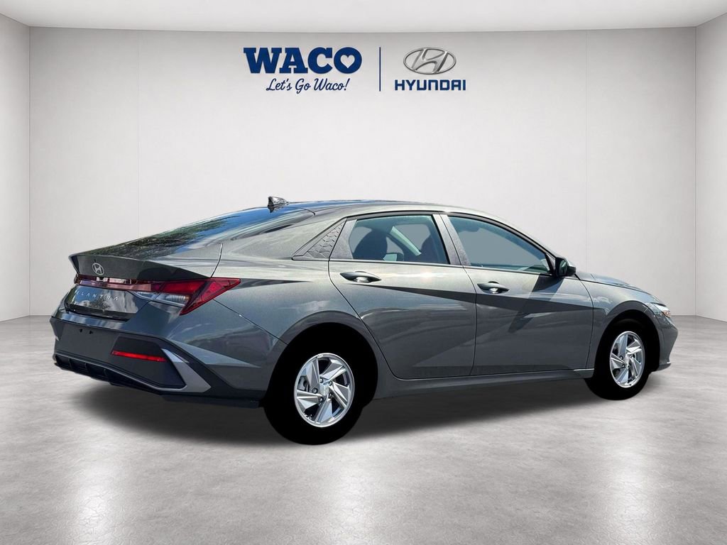 Used 2026 Hyundai Elantra SE FWD image 10
