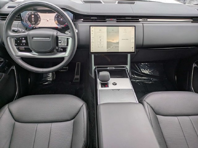 Used 2025 Land Rover Range Rover SE AWD/4WD image 15