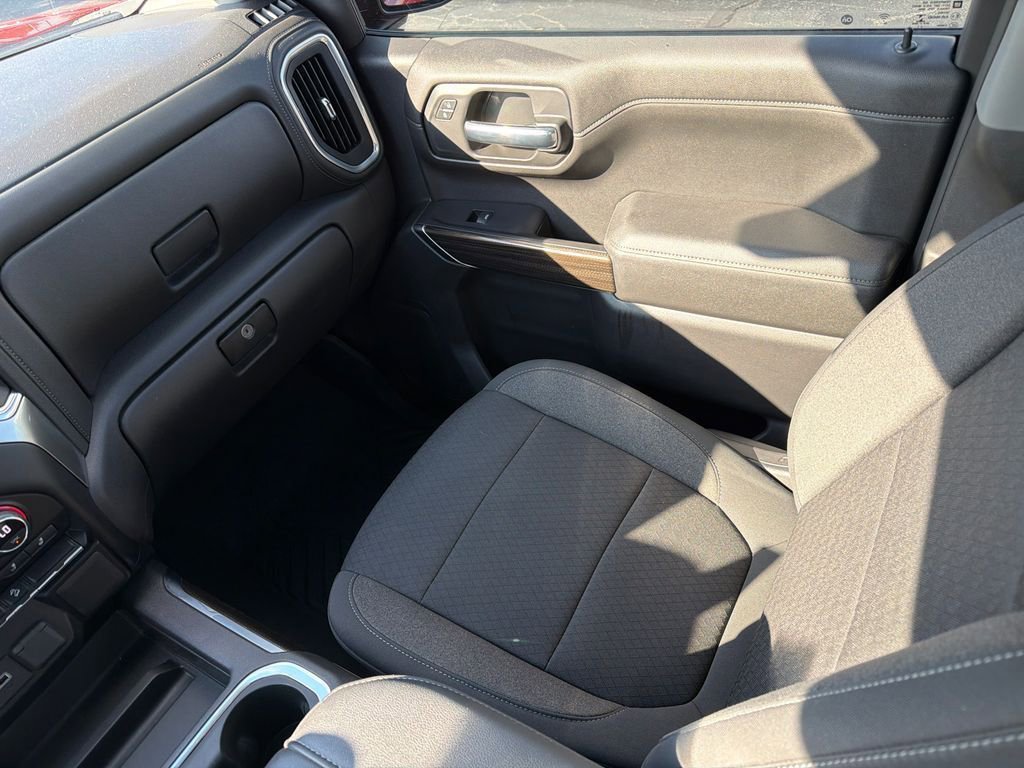 Used 2021 Chevrolet Silverado 1500 RST image 16